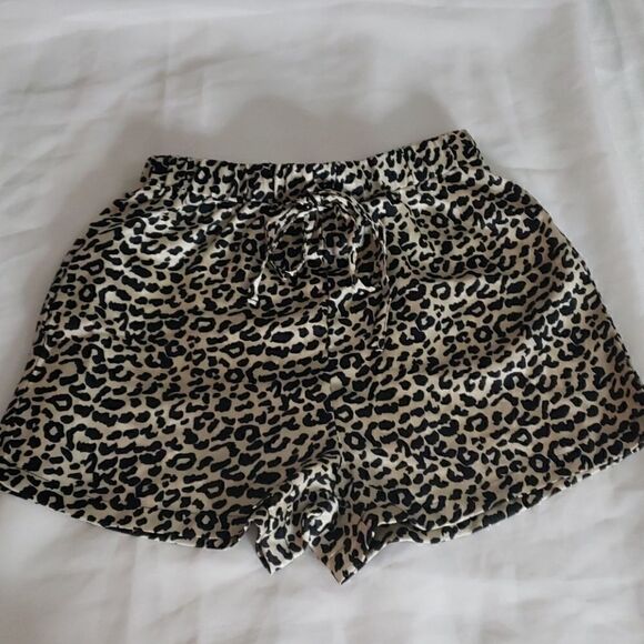 SHEIN Leopard Elastic Shorts - Picture 1 of 9